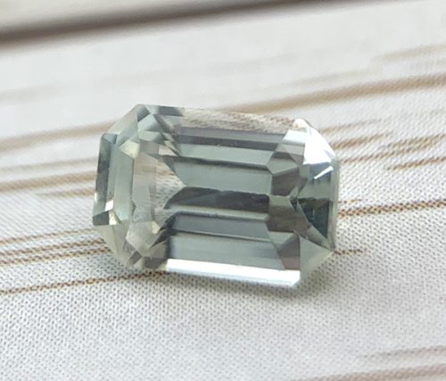 Ceylon Sapphire White Emerald Cut 0.76 carats