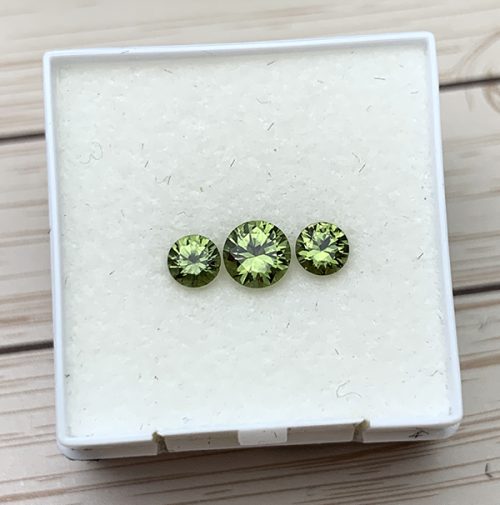 Australian Sapphire Green Round  Trilogy 0.84 carats total