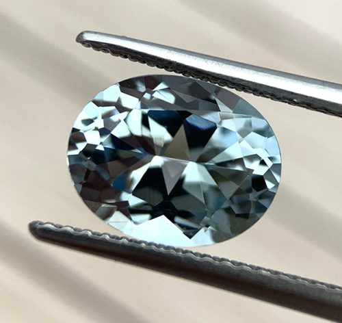 Aquamarine Oval 2.21 carats