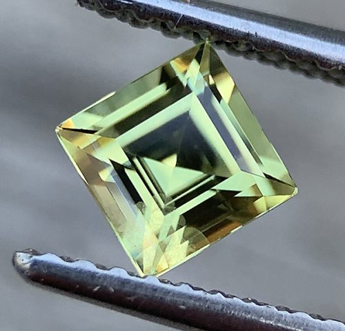 Australian Sapphire Yellow Carre 4.5mm