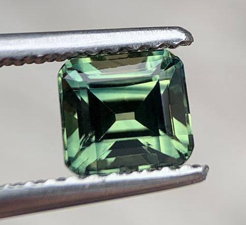 Australian Sapphire Green Emerald Cut 0.97 carats